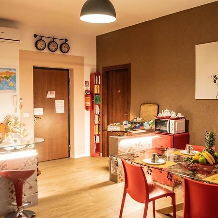 皮亚琴察Emmanueli65 Fronte Clinica Per 4 Matrimoniale E Castello住宿加早餐旅馆 外观 照片
