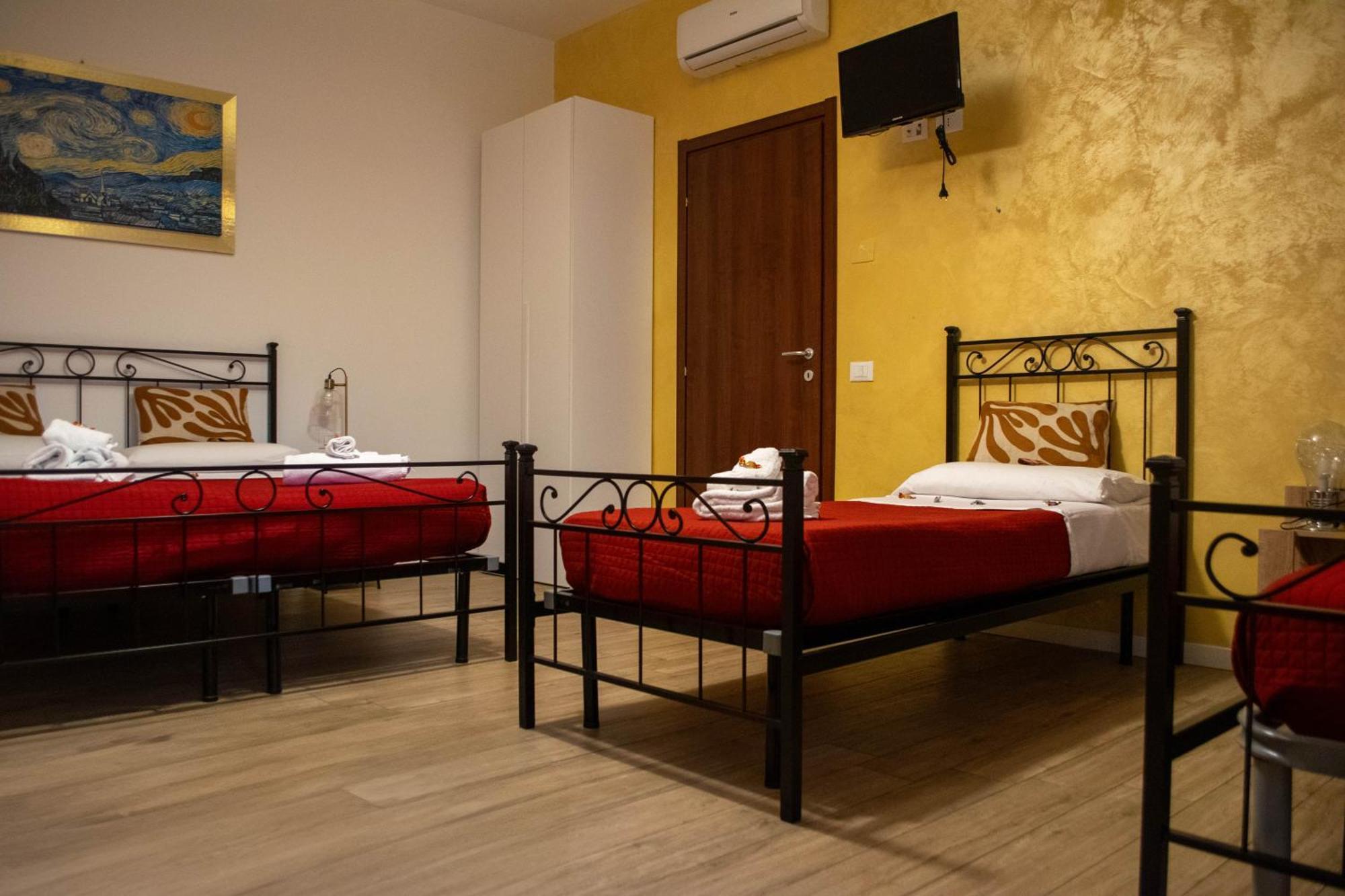 皮亚琴察Emmanueli65 Fronte Clinica Per 4 Matrimoniale E Castello住宿加早餐旅馆 外观 照片